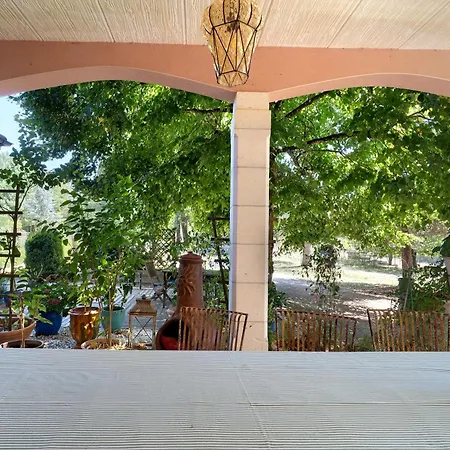La Table De Pierre - D'hote Bed & Breakfast