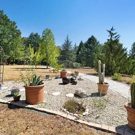 Bed & Breakfast La Table De Pierre - D'hote 3*