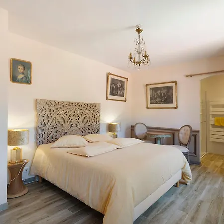 La Table De Pierre - D'hote Lussas-et-Nontronneau