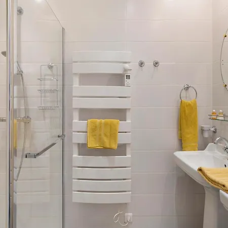 Bed & Breakfast La Table De Pierre - D'hote 3*