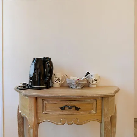 La Table De Pierre - D'hote Bed & Breakfast 3*