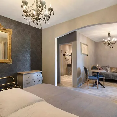 La Table De Pierre - D'hote Bed & Breakfast